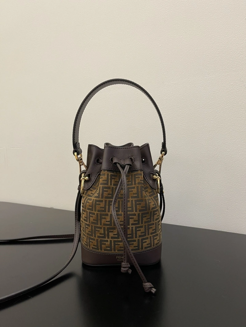 F**di bucket bags 4222c-0167