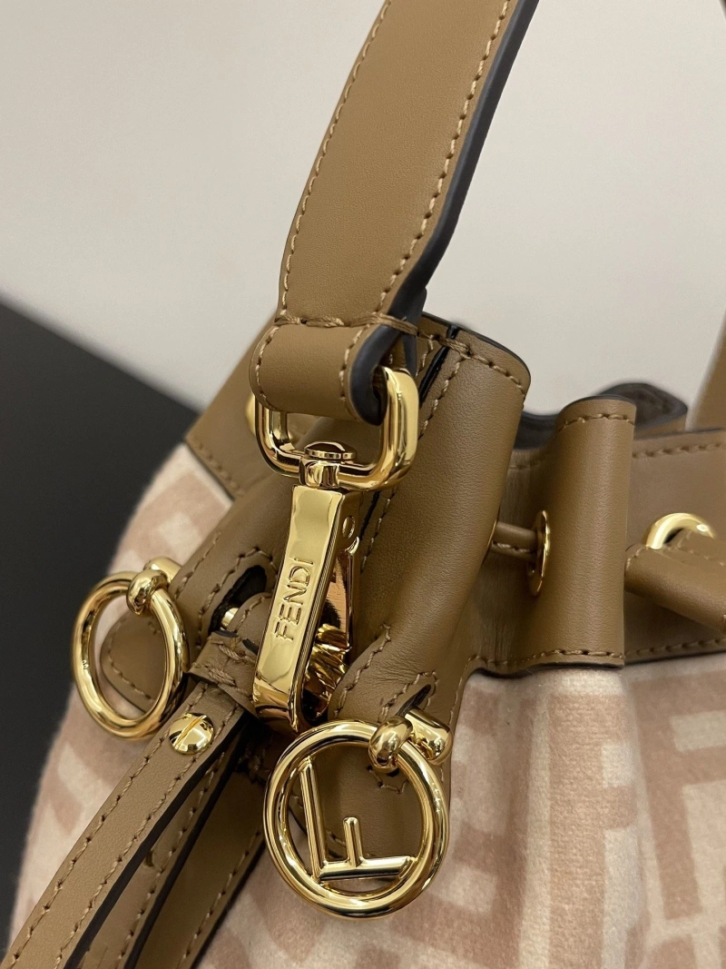 F**di bucket bags 4222c-0168
