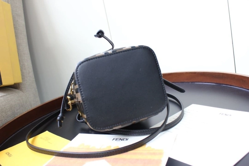 F**di bucket bags 4222c-0169