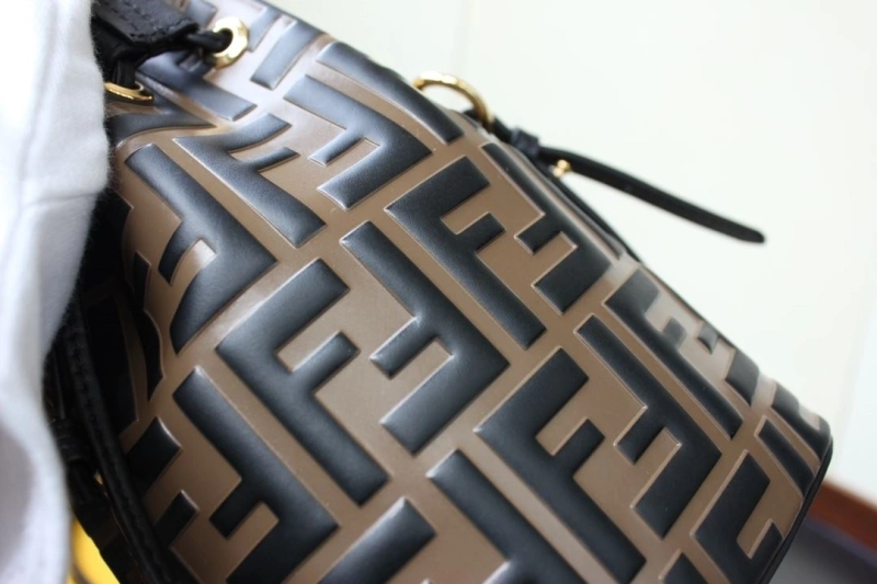 F**di bucket bags 4222c-0169