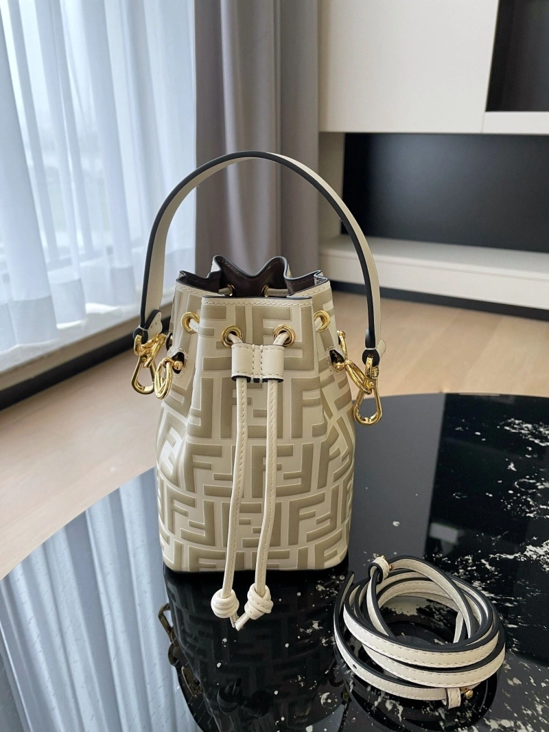 F**di bucket bags 4222c-0171