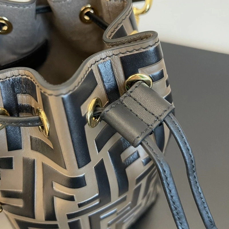 F**di bucket bags 4222c-0215
