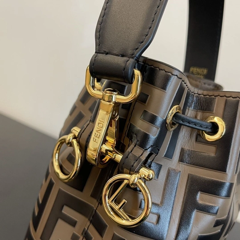 F**di bucket bags 4222c-0215