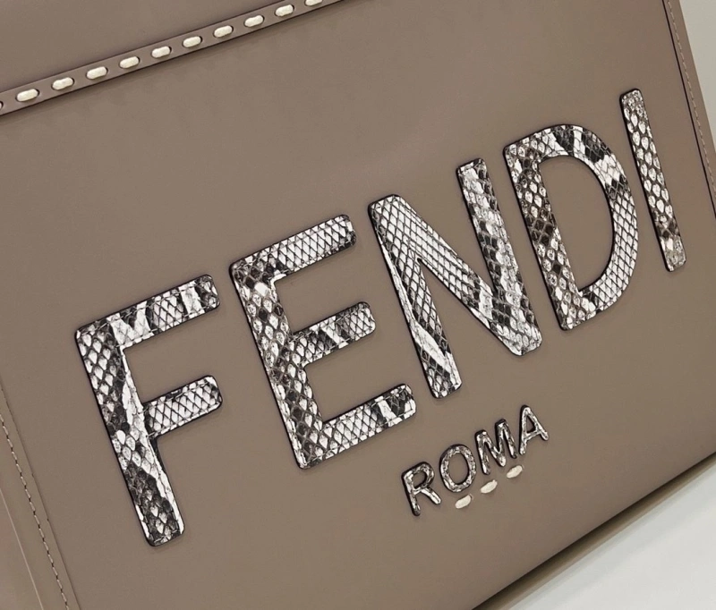 F**di shopping bags 4222c-0265