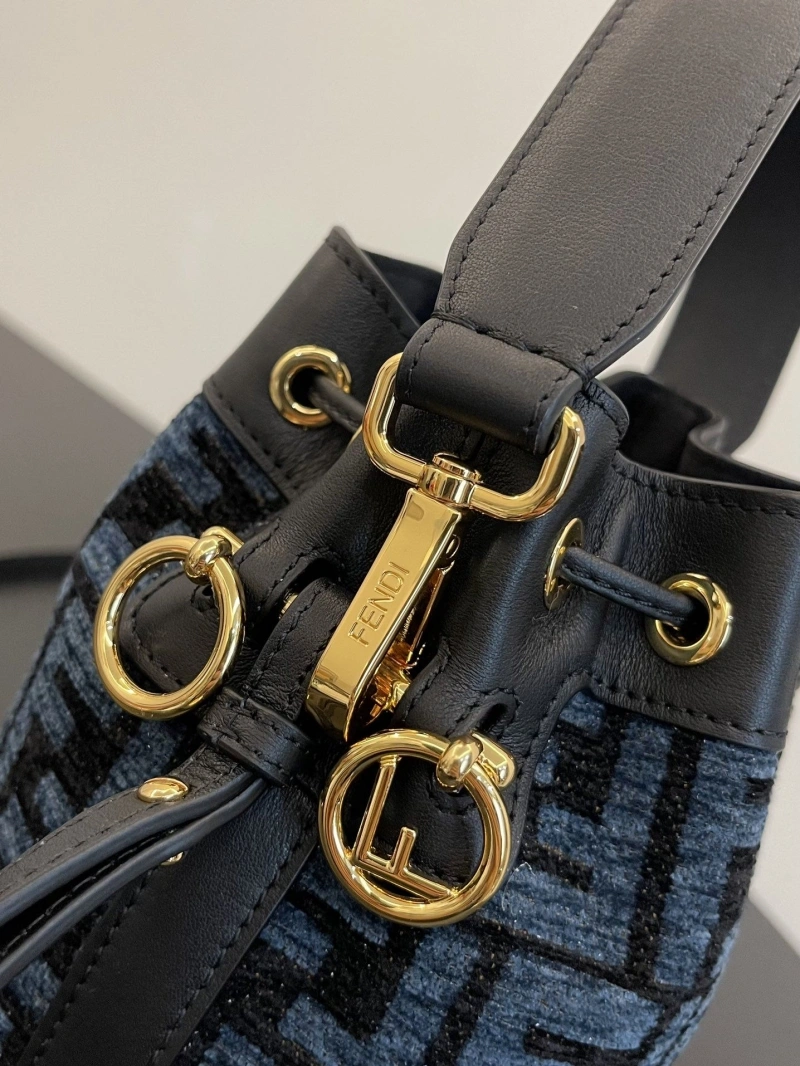 F**di bucket bags 4222c-0267