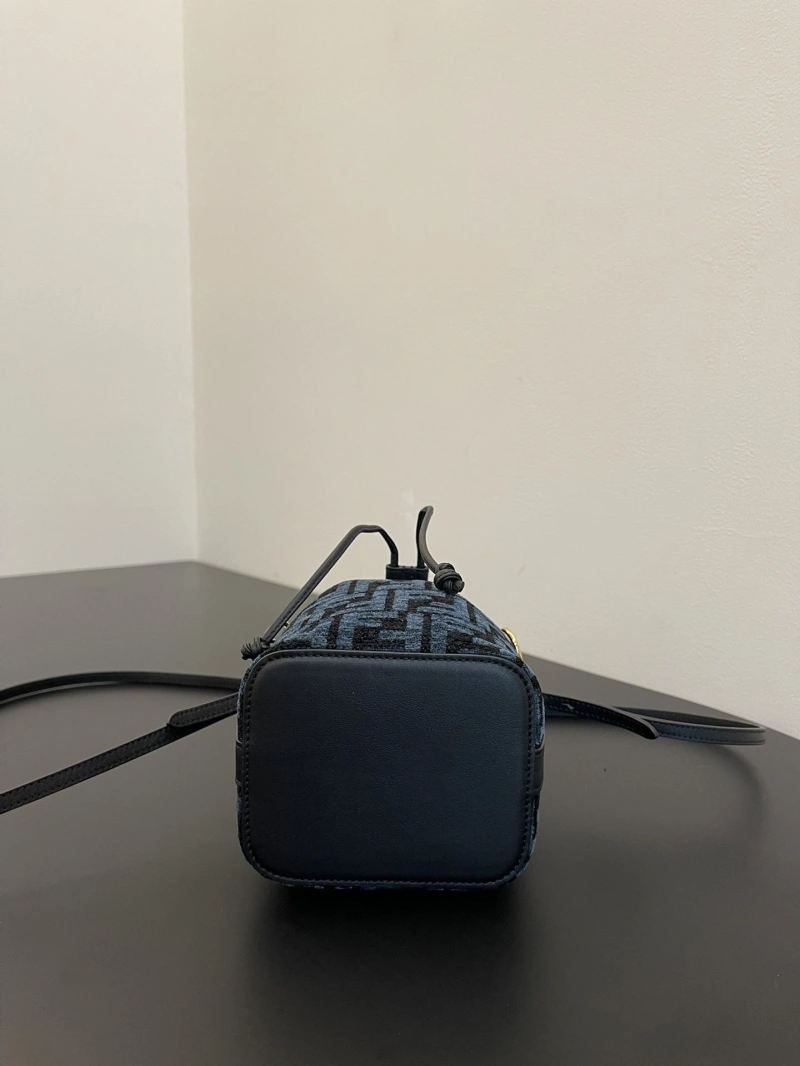 F**di bucket bags 4222c-0267