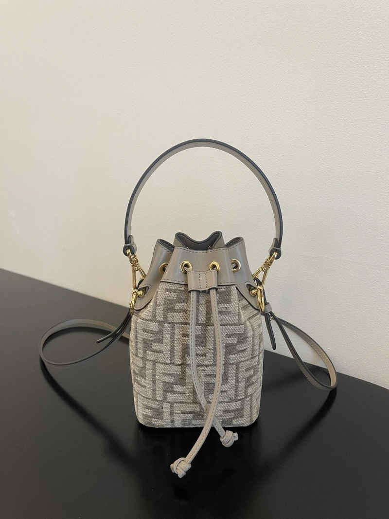 F**di bucket bags 4222c-0268