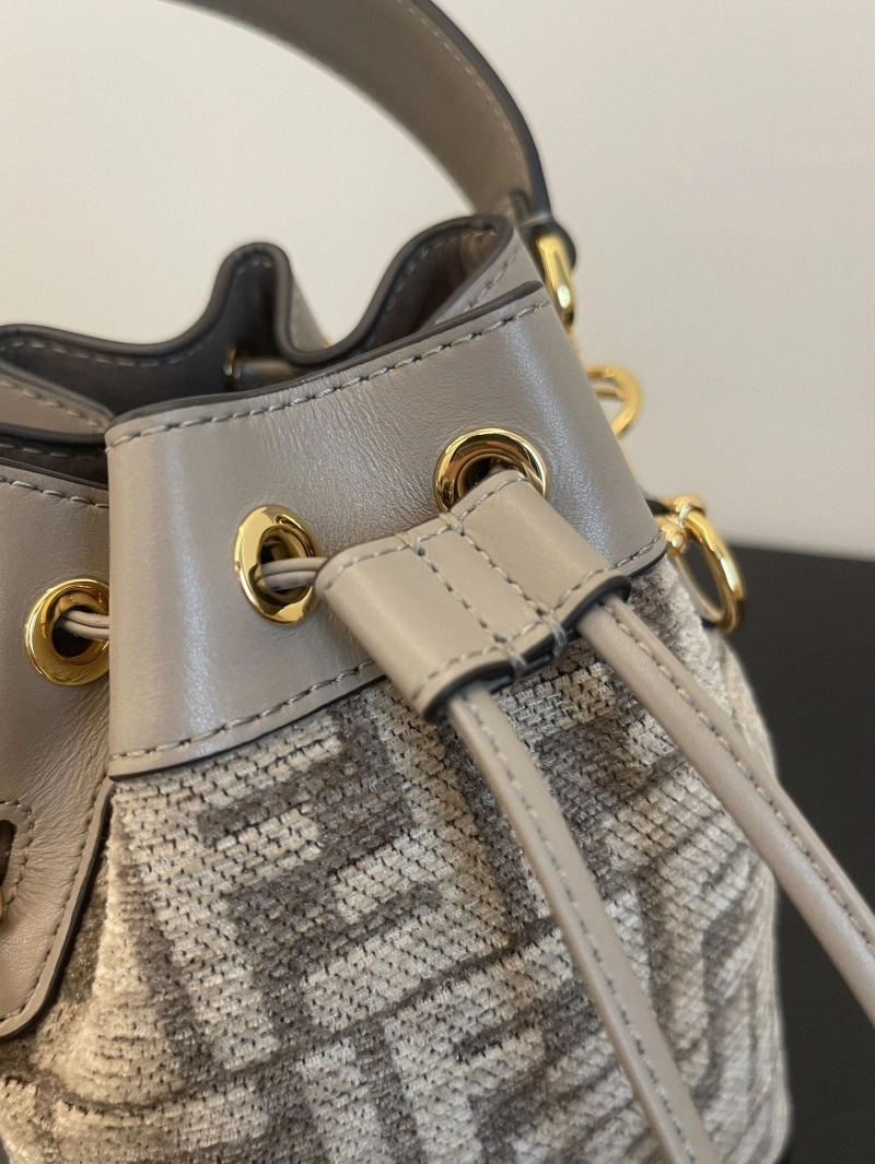 F**di bucket bags 4222c-0268