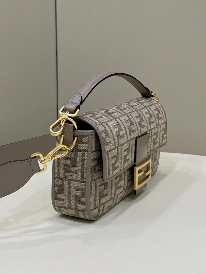 F**di baguette bags 4222c-0272