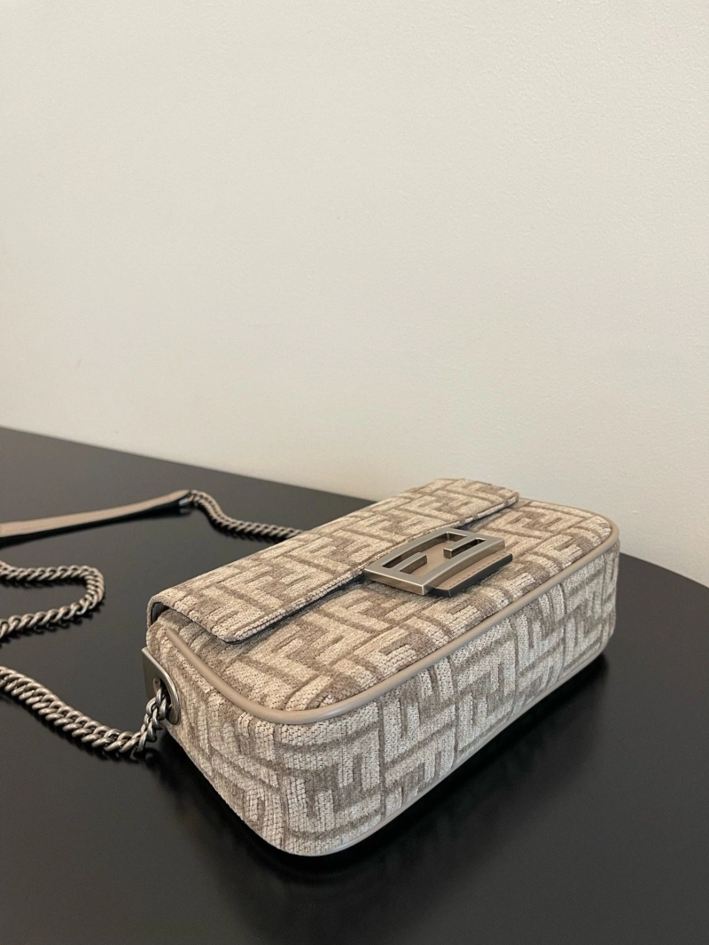 F**di baguette bags 4222c-0275