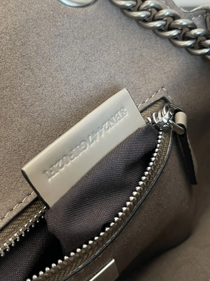 F**di baguette bags 4222c-0275