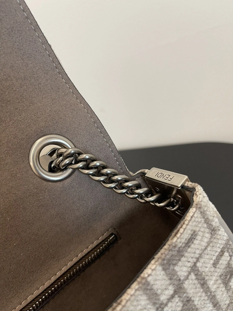 F**di baguette bags 4222c-0275
