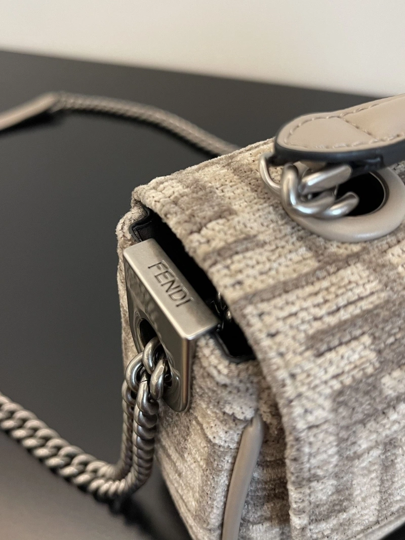 F**di baguette bags 4222c-0275