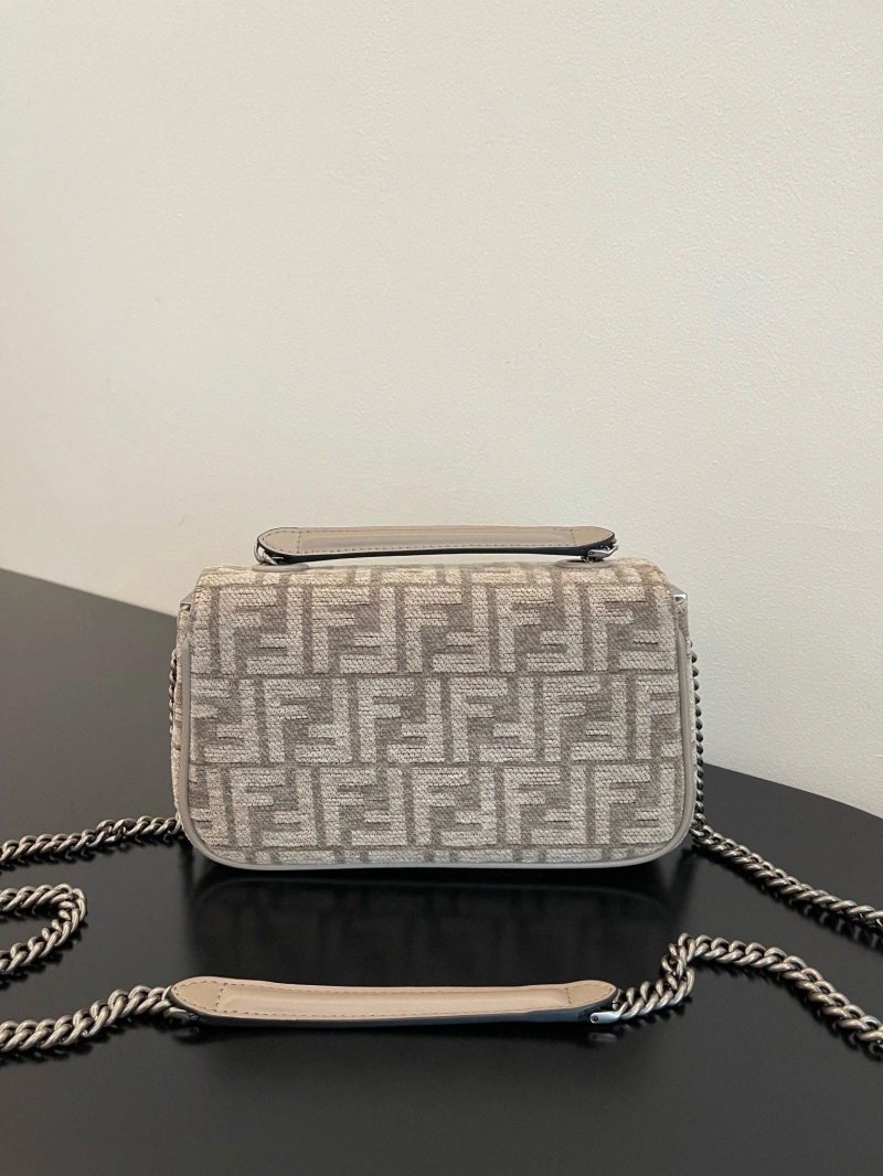F**di baguette bags 4222c-0275