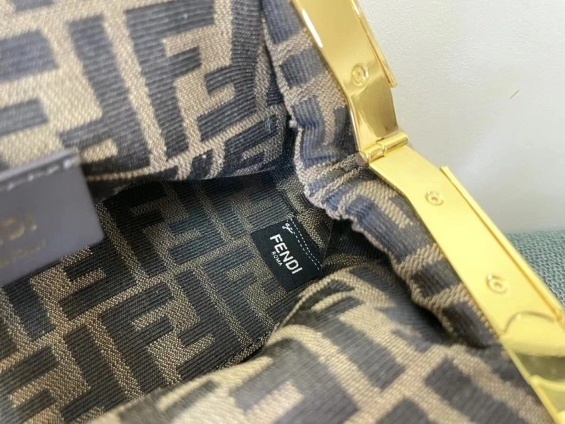 F**di first bags 4222c-0281