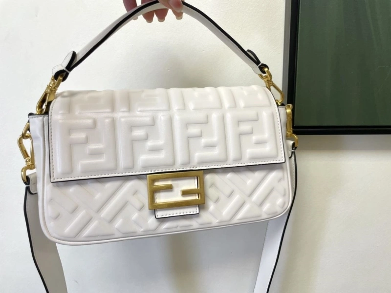F**di baguette bags 4222c-0286