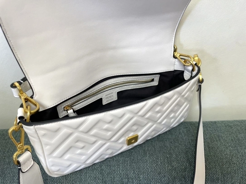 F**di baguette bags 4222c-0286