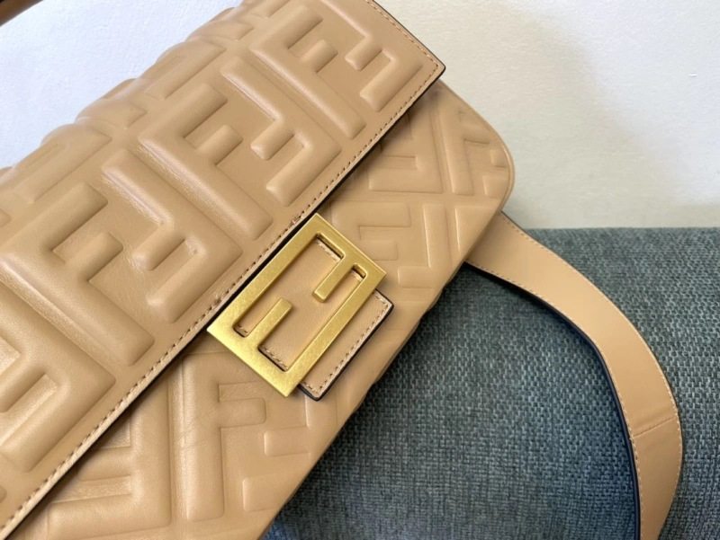 F**di baguette bags 4222c-0287