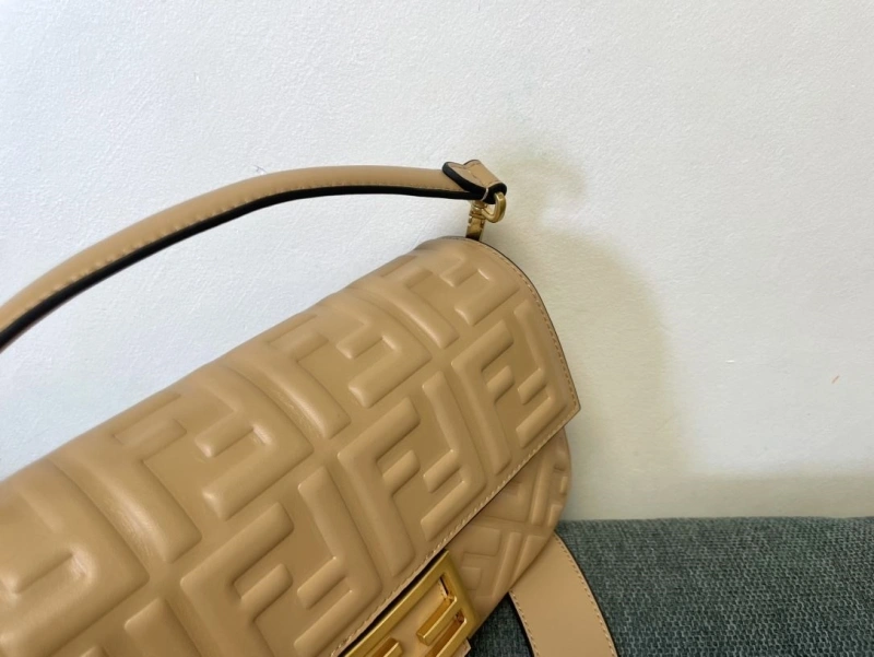 F**di baguette bags 4222c-0287