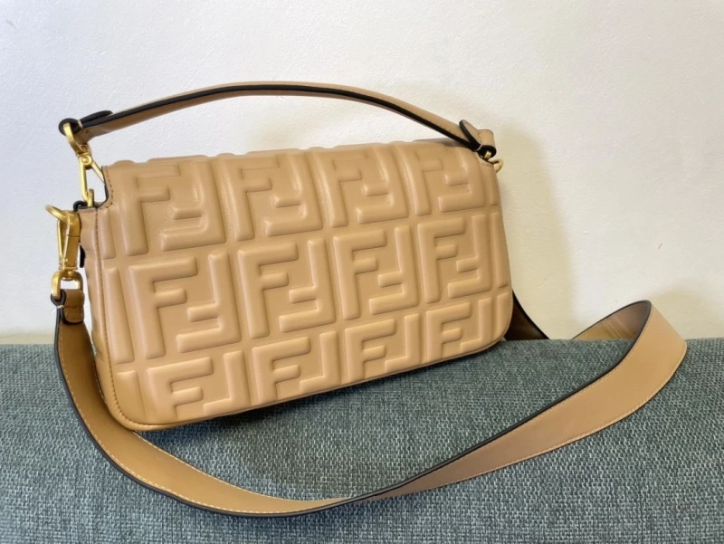 F**di baguette bags 4222c-0287