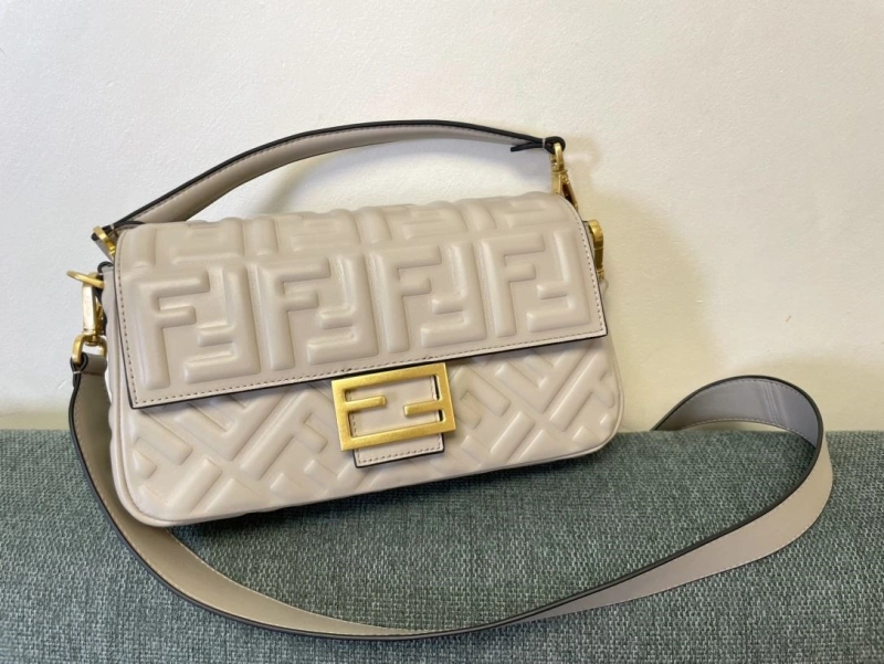 F**di baguette bags 4222c-0288