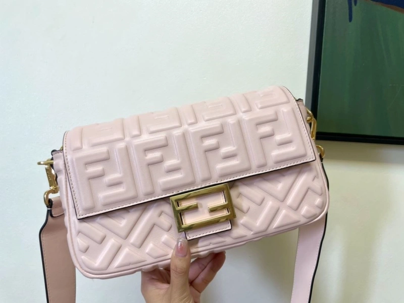 F**di baguette bags 4222c-0289