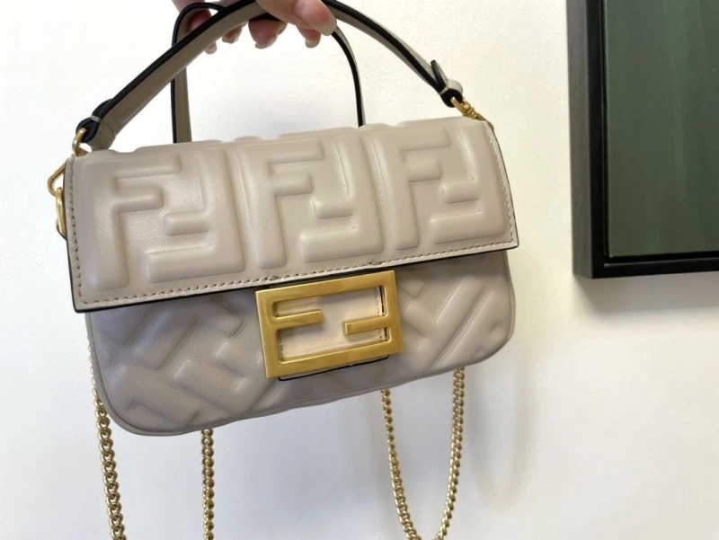 F**di baguette bags 4222c-0291