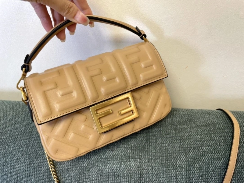 F**di baguette bags 4222c-0292