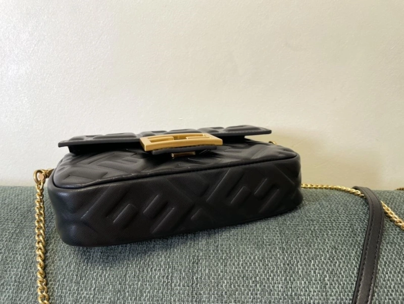 F**di baguette bags 4222c-0294