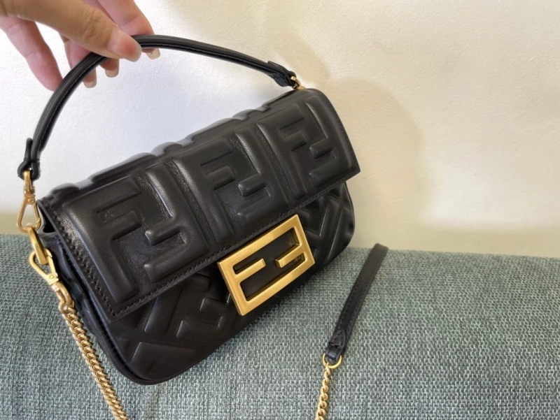 F**di baguette bags 4222c-0294