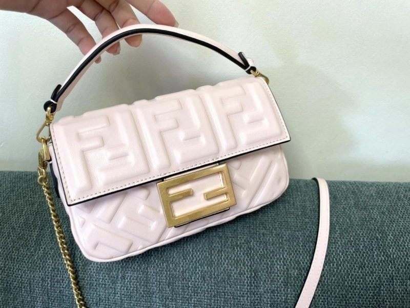 F**di baguette bags 4222c-0295