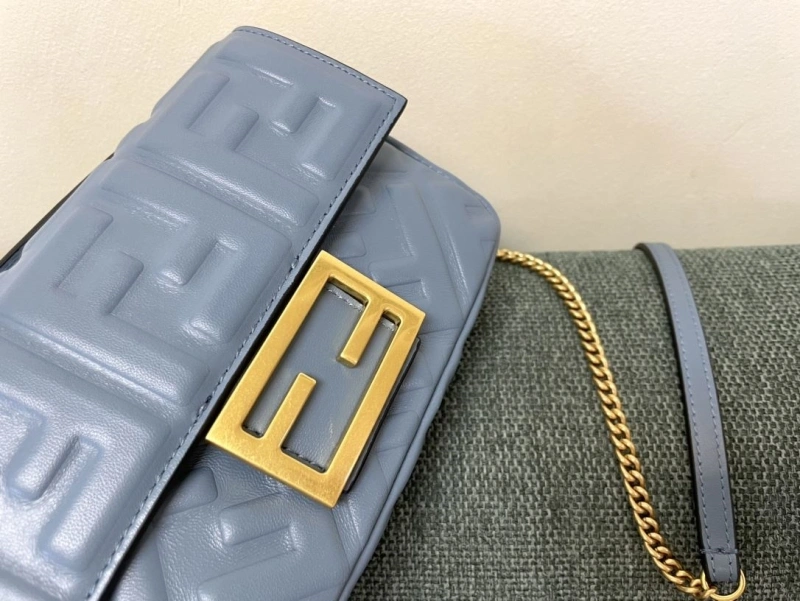 F**di baguette bags 4222c-0296