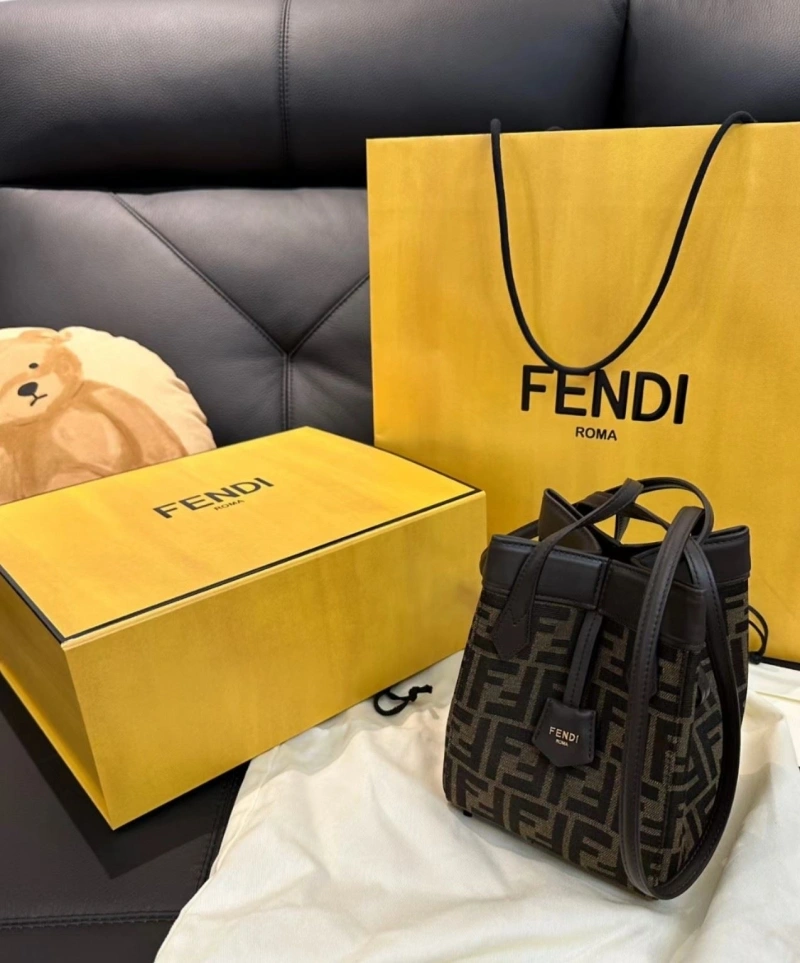 F**di bucket bags 4222c-0372