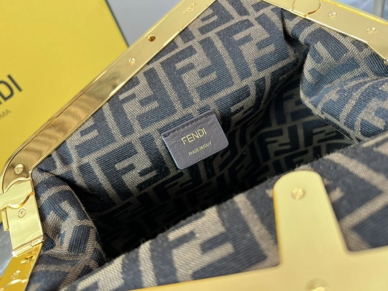 F**di first bags 4222c-0376