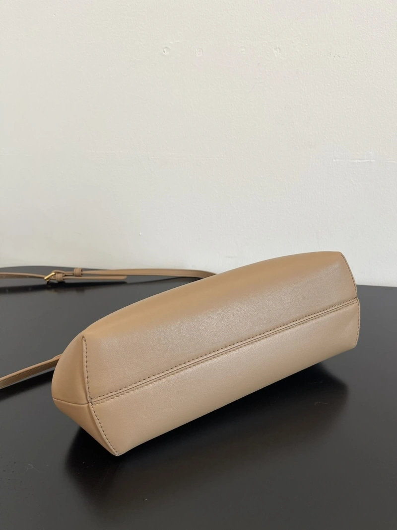F**di first bags 4222c-0379