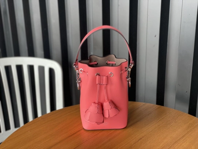 F**di bucket bags 4222c-0382