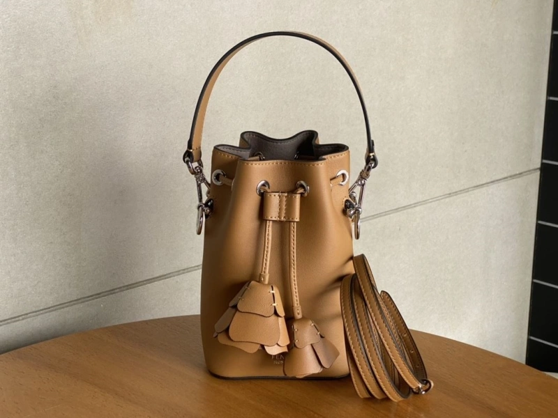 F**di bucket bags 4222c-0383