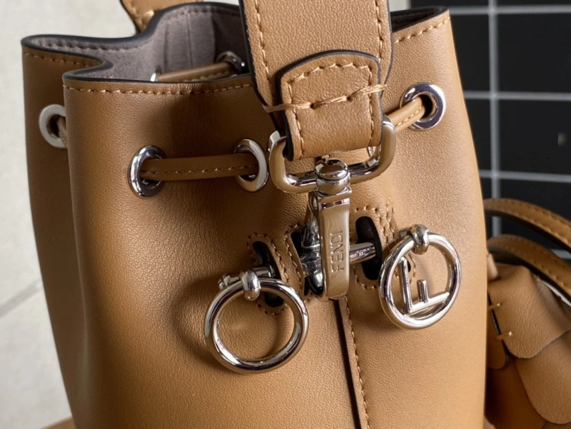 F**di bucket bags 4222c-0383