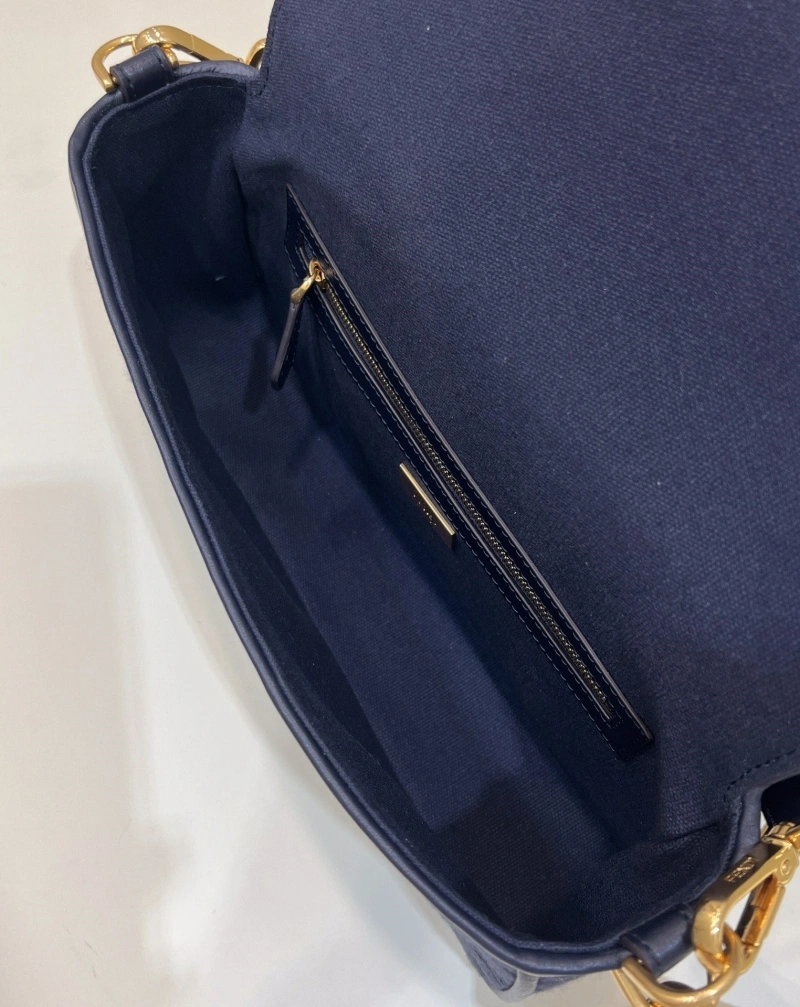 F**di baguette bags 4222c-0384