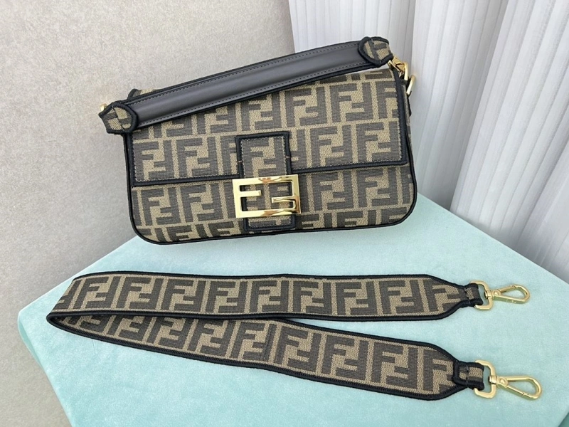 F**di baguette bags 4222c-0388