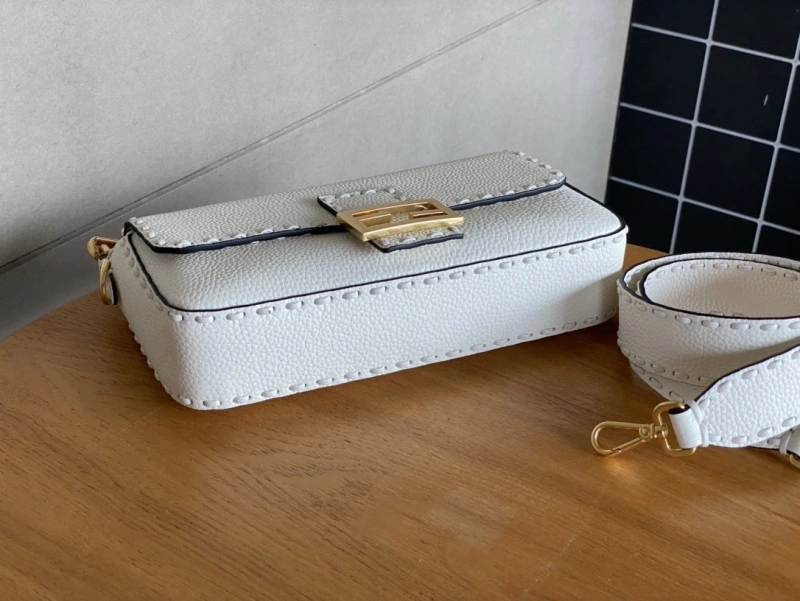 F**di baguette bags 4222c-0440