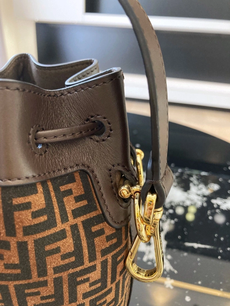 F**di bucket bags 4222c-0479