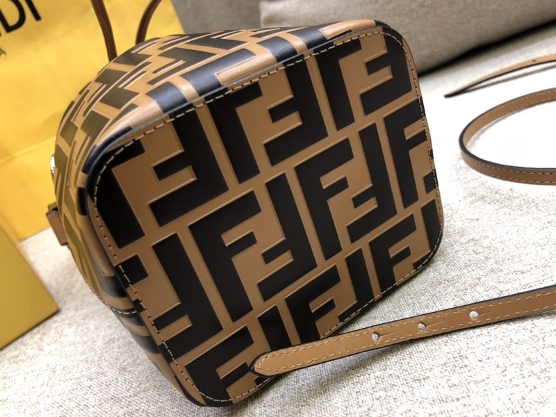 F**di bucket bags 4222c-0508