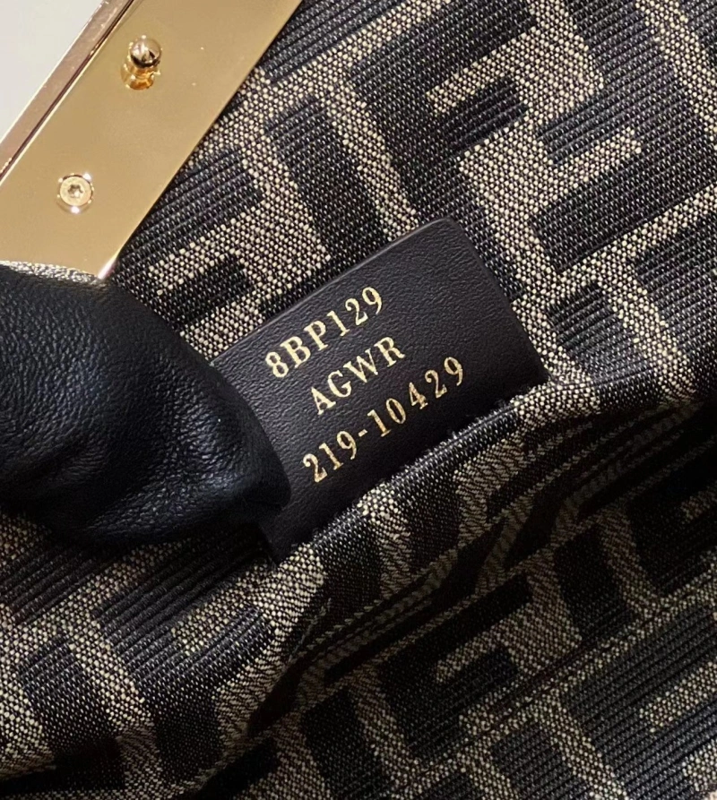 F**di first bags 4222c-0556