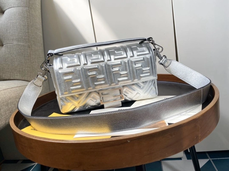 F**di baguette bags 4222c-0595