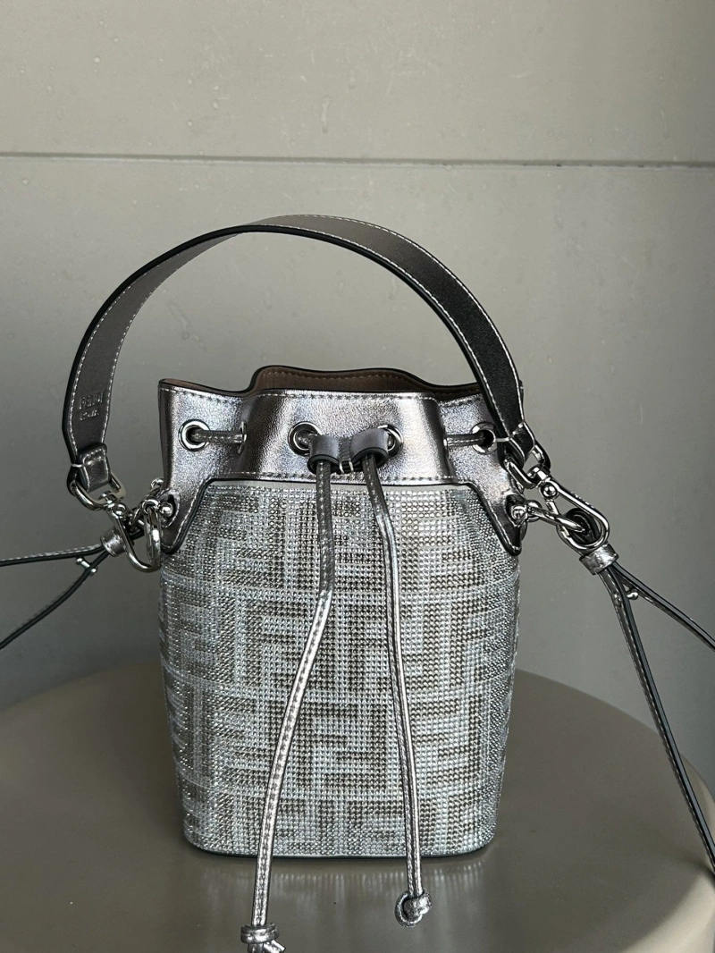 F**di bucket bags 4222c-0617