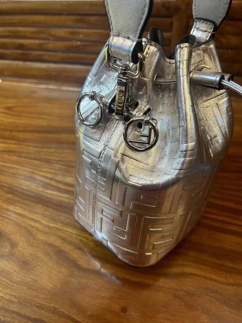 F**di bucket bags 4222c-0637