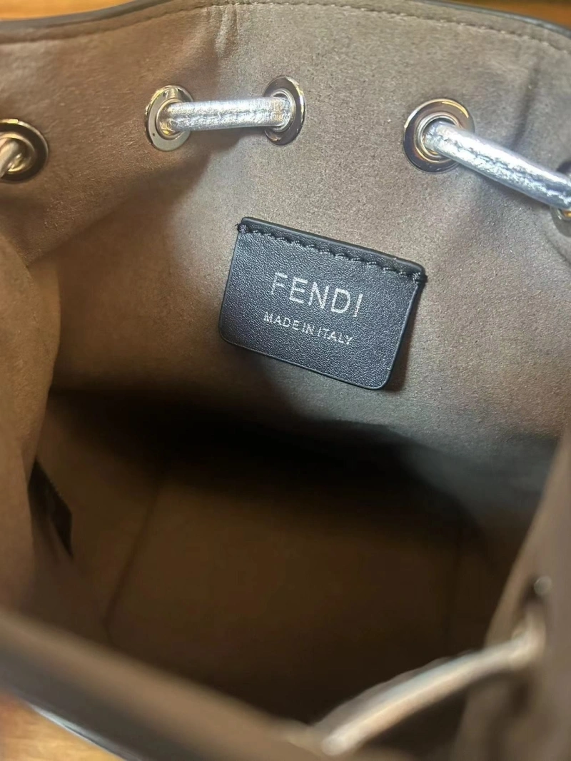 F**di bucket bags 4222c-0637