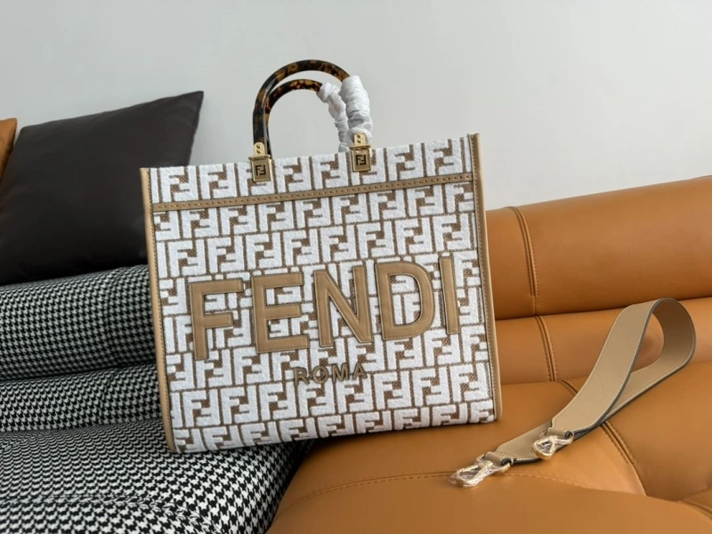 F**di shopping bags 4222c-0638