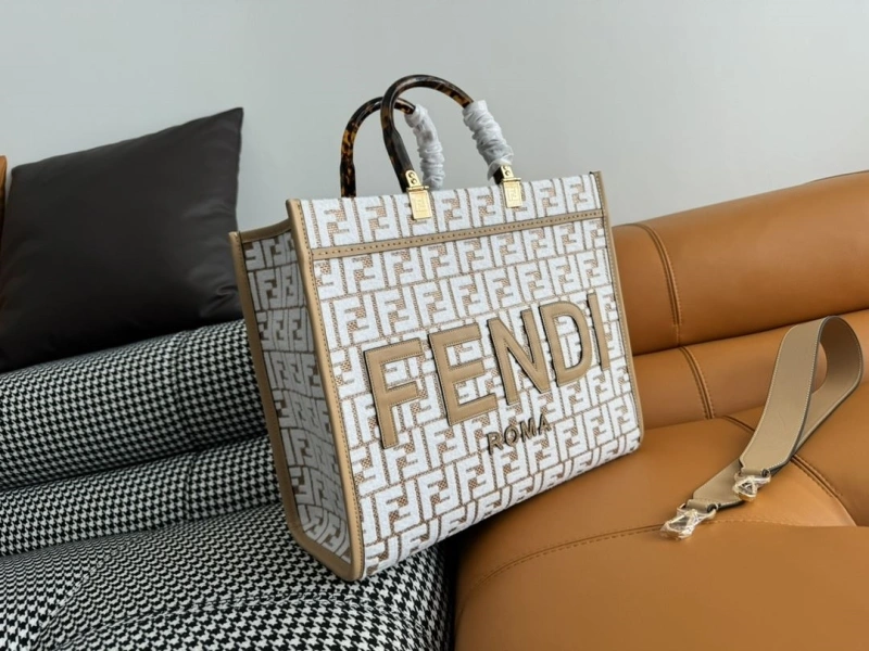 F**di shopping bags 4222c-0638